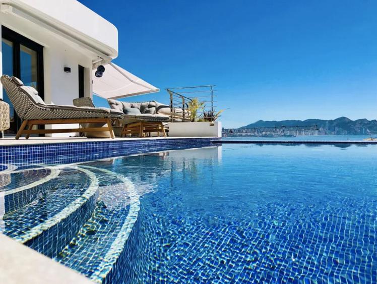 Apartment Luxuriöses In Mit Pool